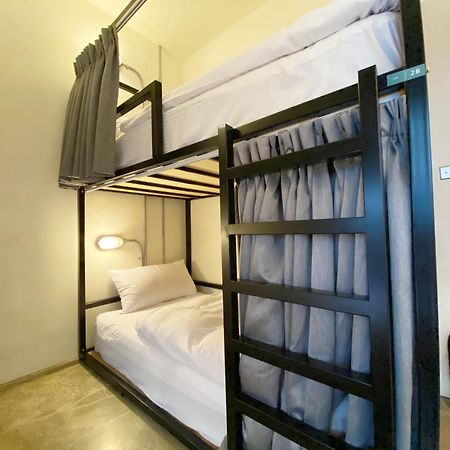 Fengjia Living Lab Hostel 타이중 외부 사진